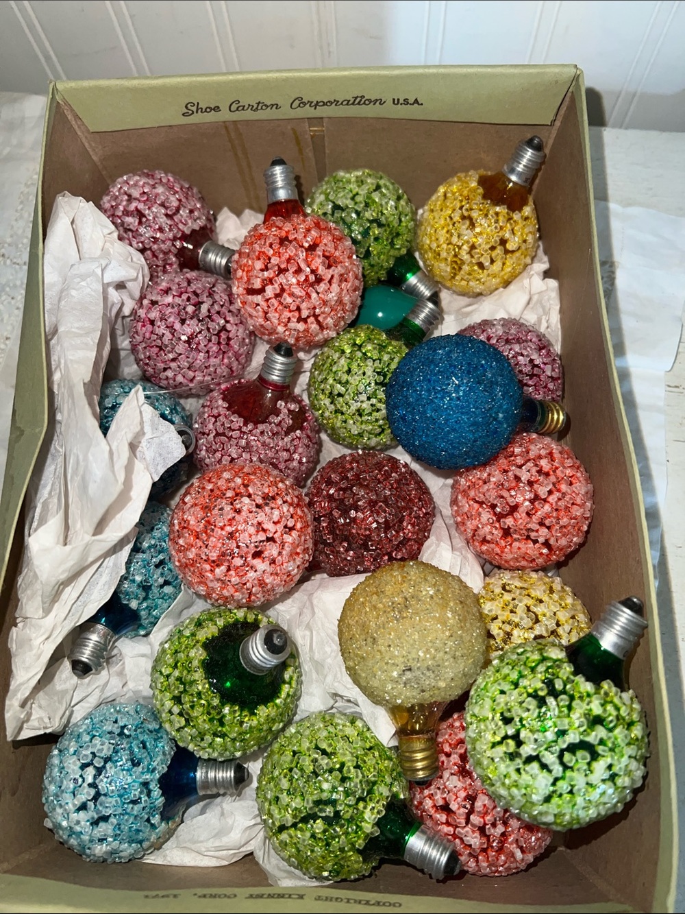 Vintage lot 21 Mid century GE Lighted ice Christmas lights bulbs frosted sugared